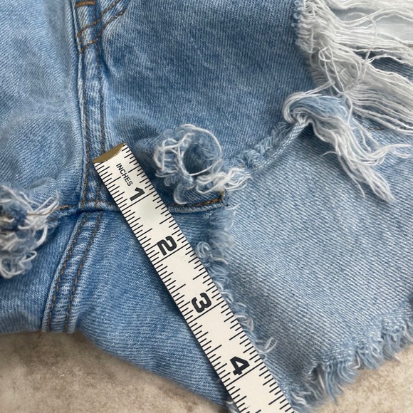 Levi's 501 Women's Light Wash Distressed Denim Cutoff Jean Shorts Size large NWT - Picture 8 of 8